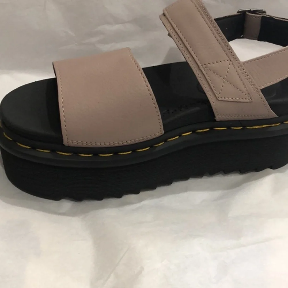 Dr. Martens Vintage Taupe Voss Quad platform Sandal size 10 brand‎ new